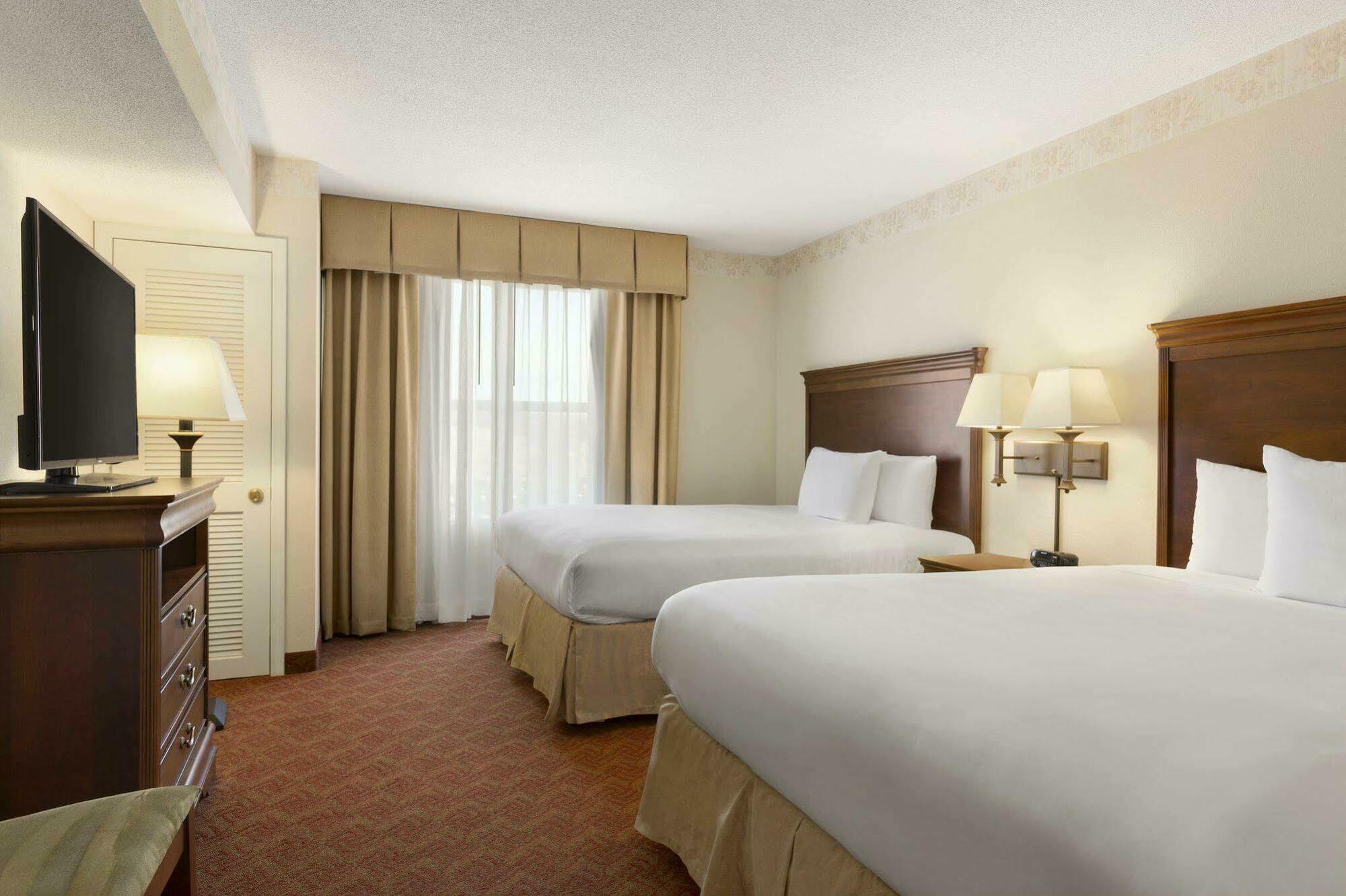 Spark By Hilton Woodbridge Exterior foto
